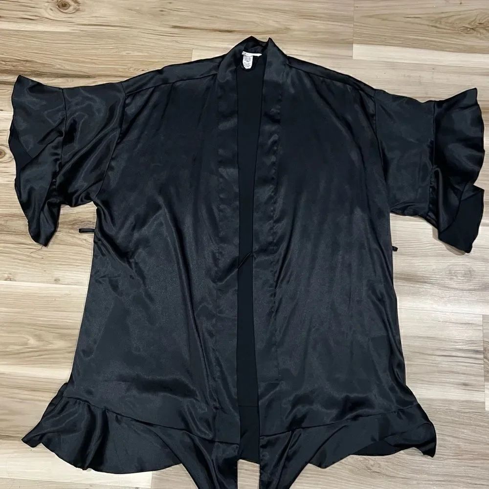 Victoria’s Secret Black Silky Robe Women’s XS/Small